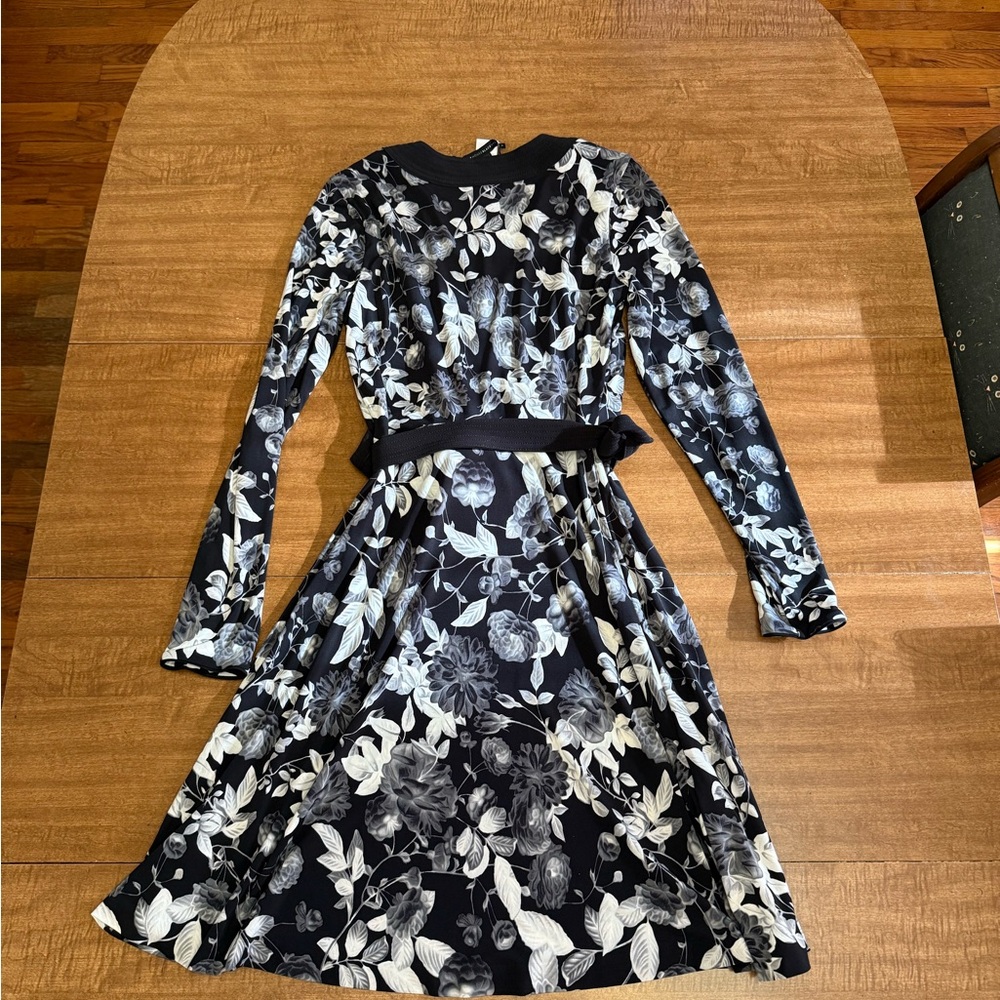 White House Black Market Reversible Dress - Picture 3 of 4